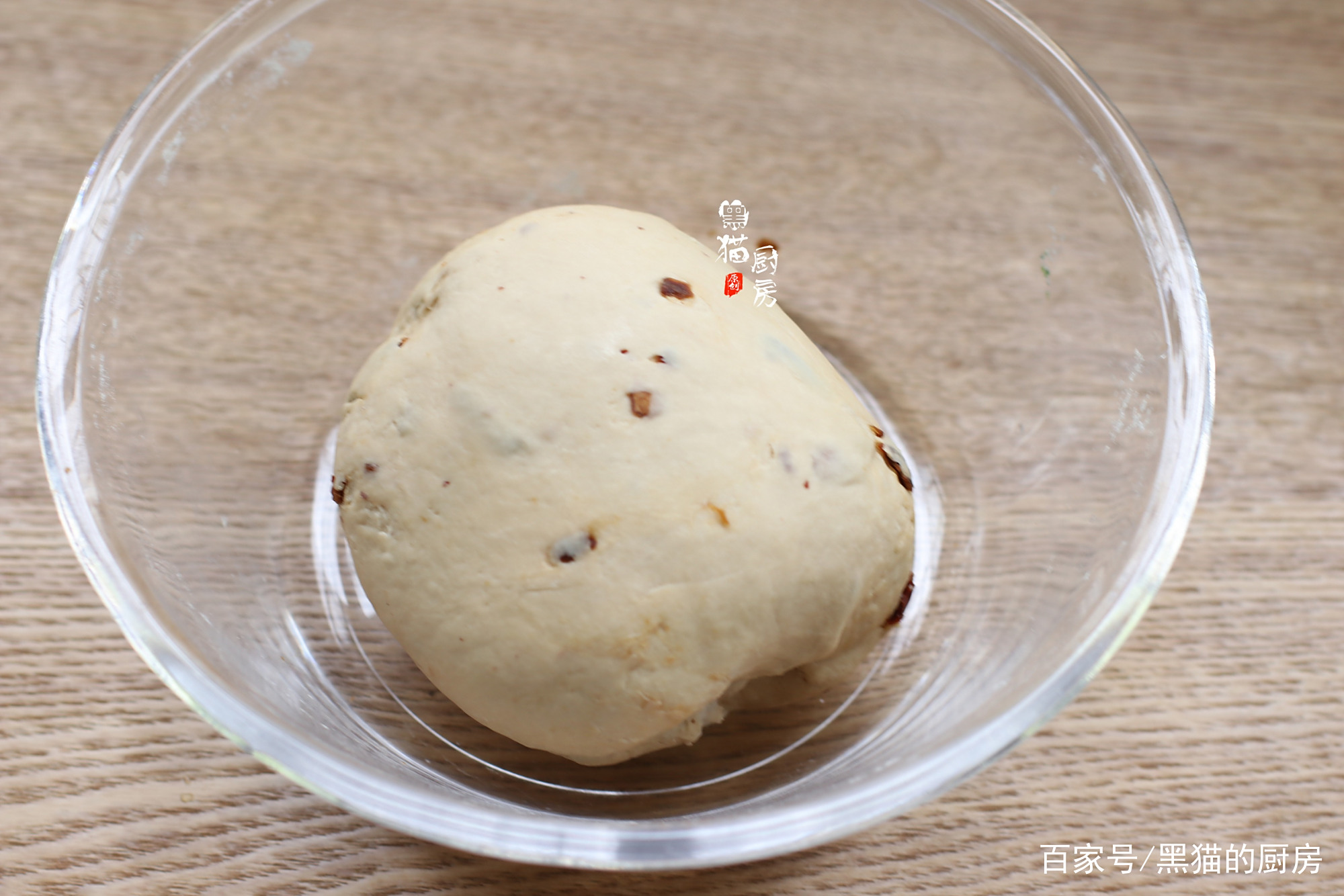 红糖馒头超好吃的家常做法,加了它味道大不同,蒸2锅也没吃腻 红糖馒头超好吃的家常做法,加了它味道大不同,蒸2锅也没吃腻